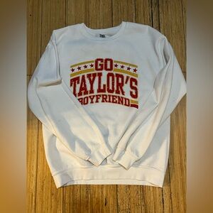 Adult Gildan Go Taylor’s Boyfriend Crewneck Sz Small